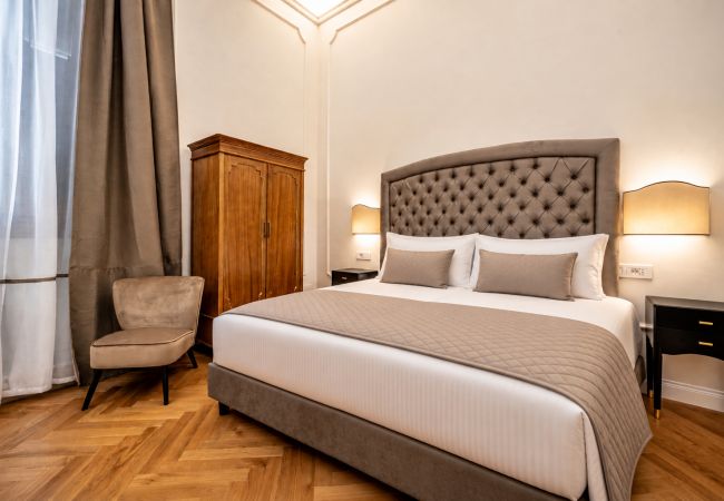 Rent by room in Firenze - Residenza D'Epoca 5 suites- Il Magnifico  Deluxe